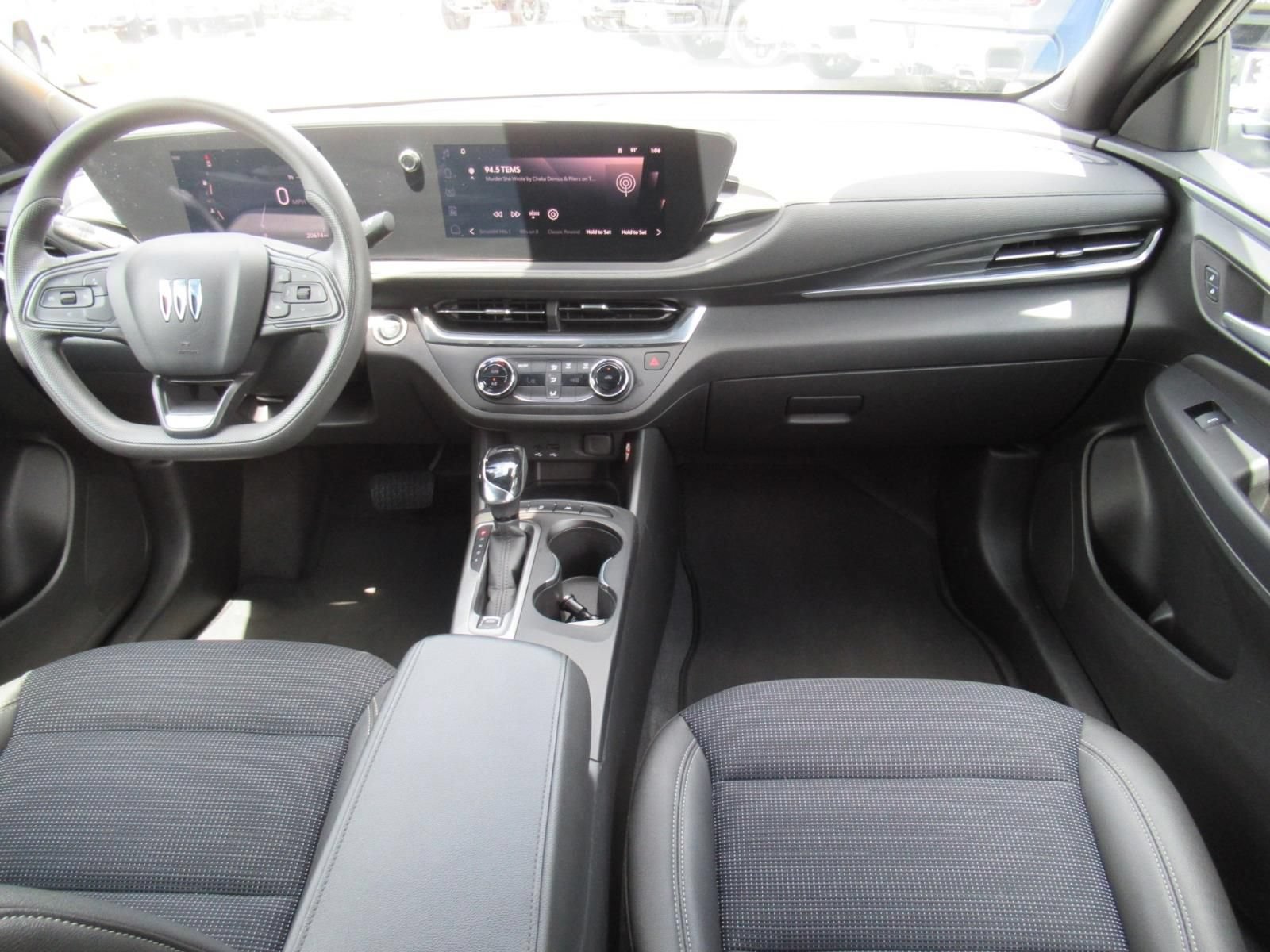 Used 2026 Buick Envista Preferred FWD image 12