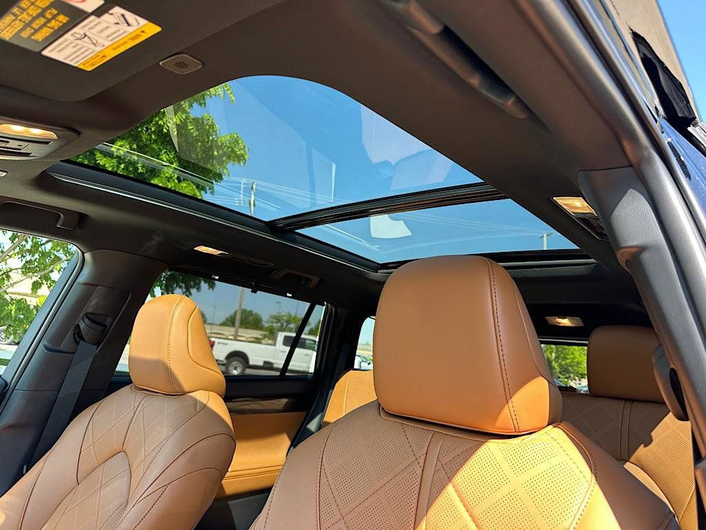 New 2026 Toyota Highlander Platinum AWD/4WD image 13