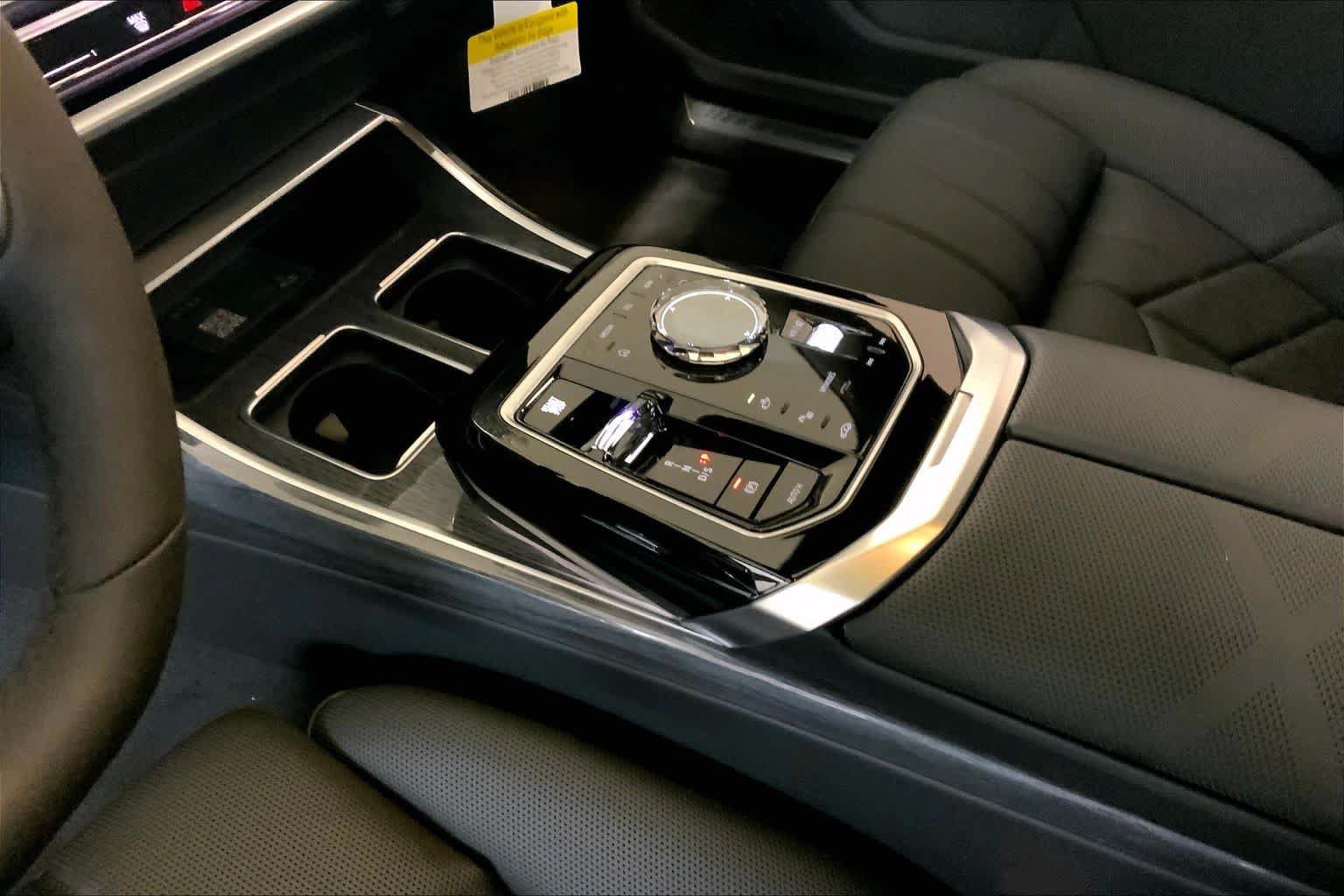 Used 2026 BMW 740i xDrive AWD/4WD image 7