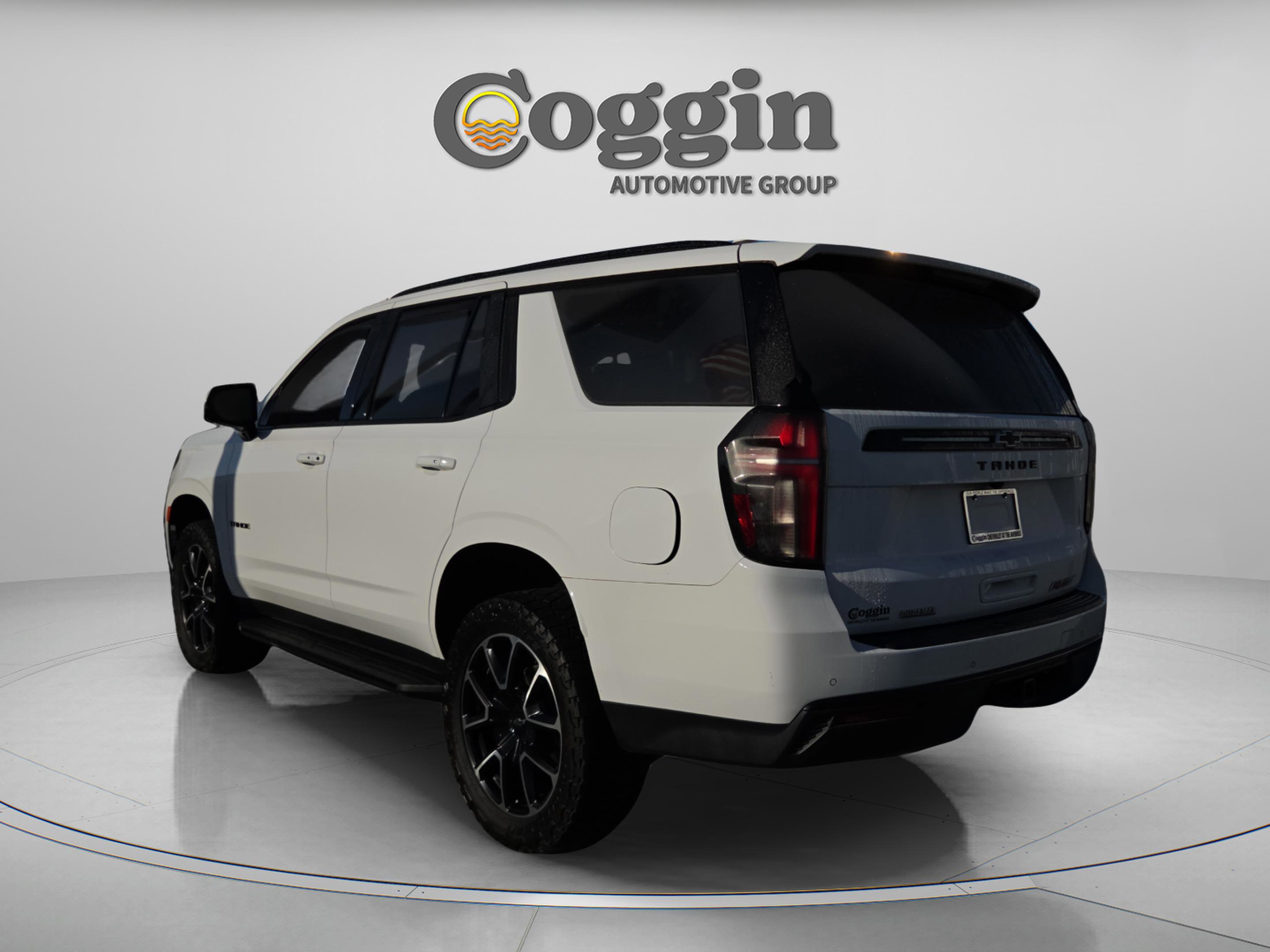 Used 2024 Chevrolet Tahoe RST w/ Luxury Package image 3