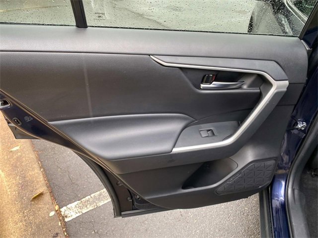 Used 2021 Toyota RAV4 XLE image 10