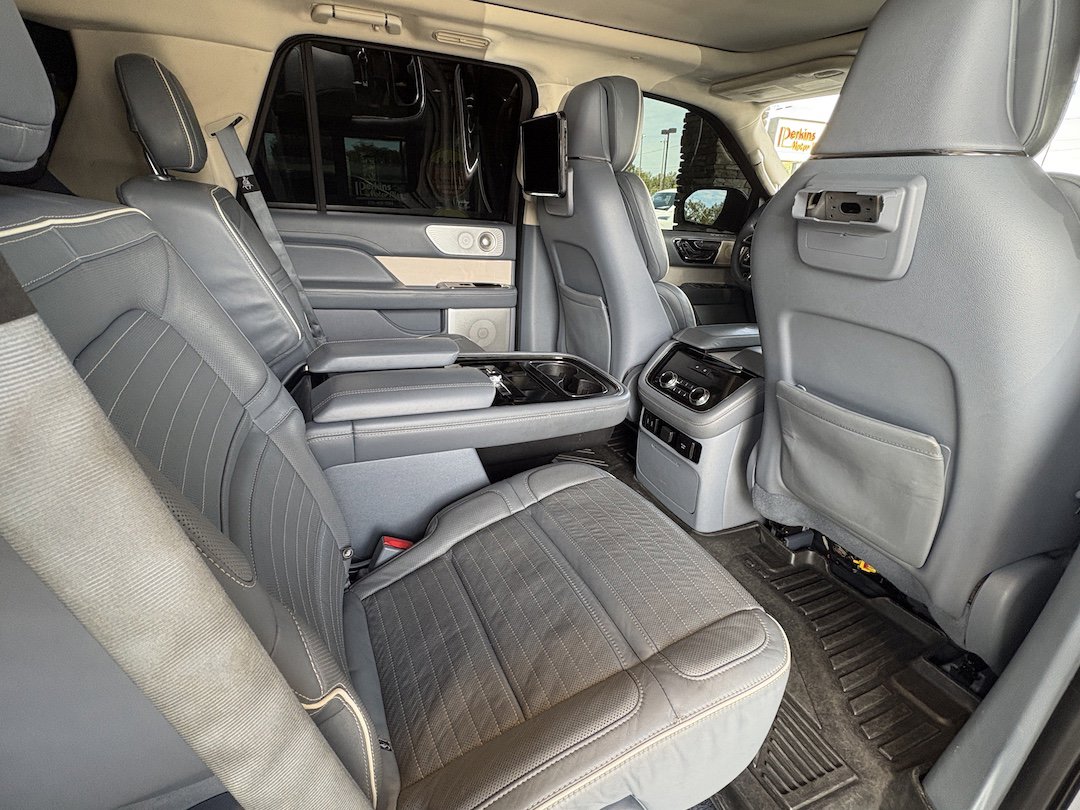Used 2019 Lincoln Navigator Black Label w/ Cargo Package AWD/4WD image 30