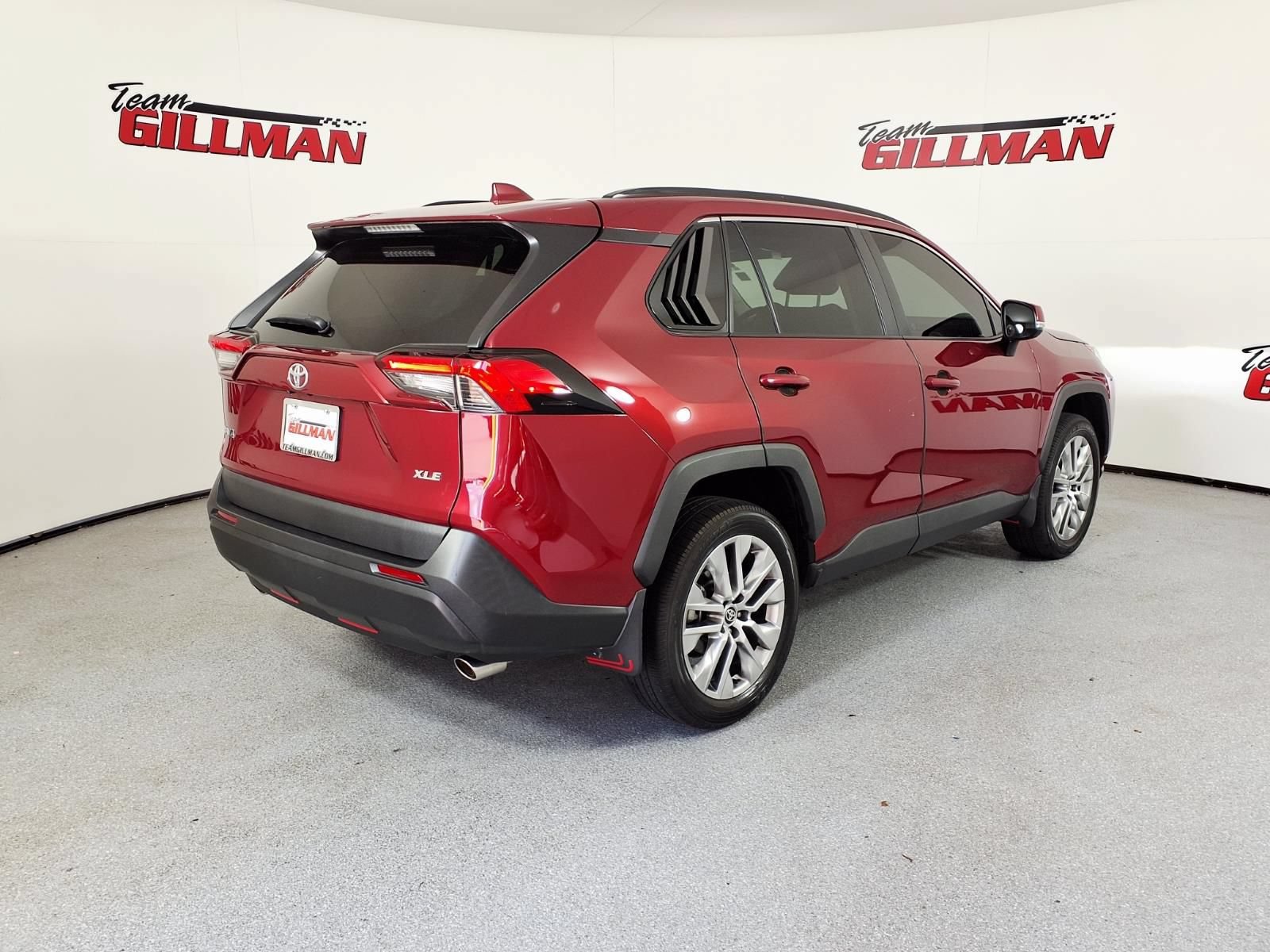 Used 2023 Toyota RAV4 XLE Premium FWD image 5