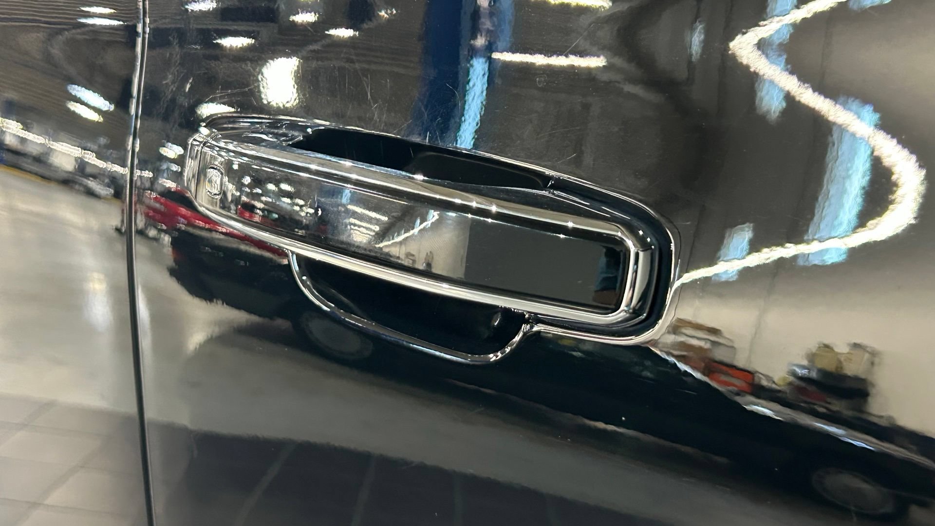 Used 2019 GMC Yukon Denali w/ Denali Ultimate Package AWD/4WD image 16