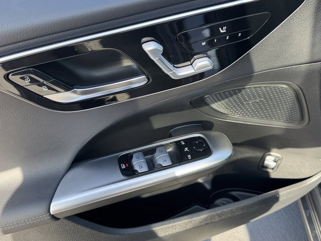 Used 2025 Mercedes-Benz C 300 4MATIC Sedan image 19