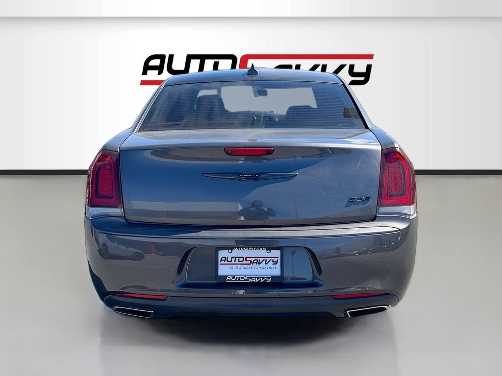 Used 2022 Chrysler 300 Touring w/ Sport Appearance Package RWD image 6