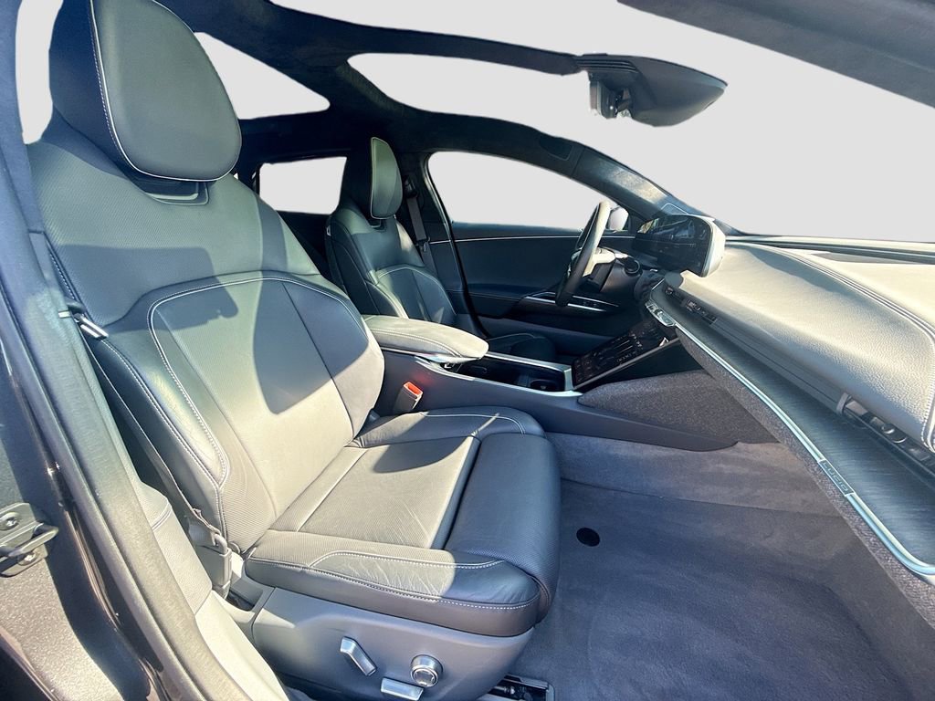 Used 2024 Lucid Air Touring image 28