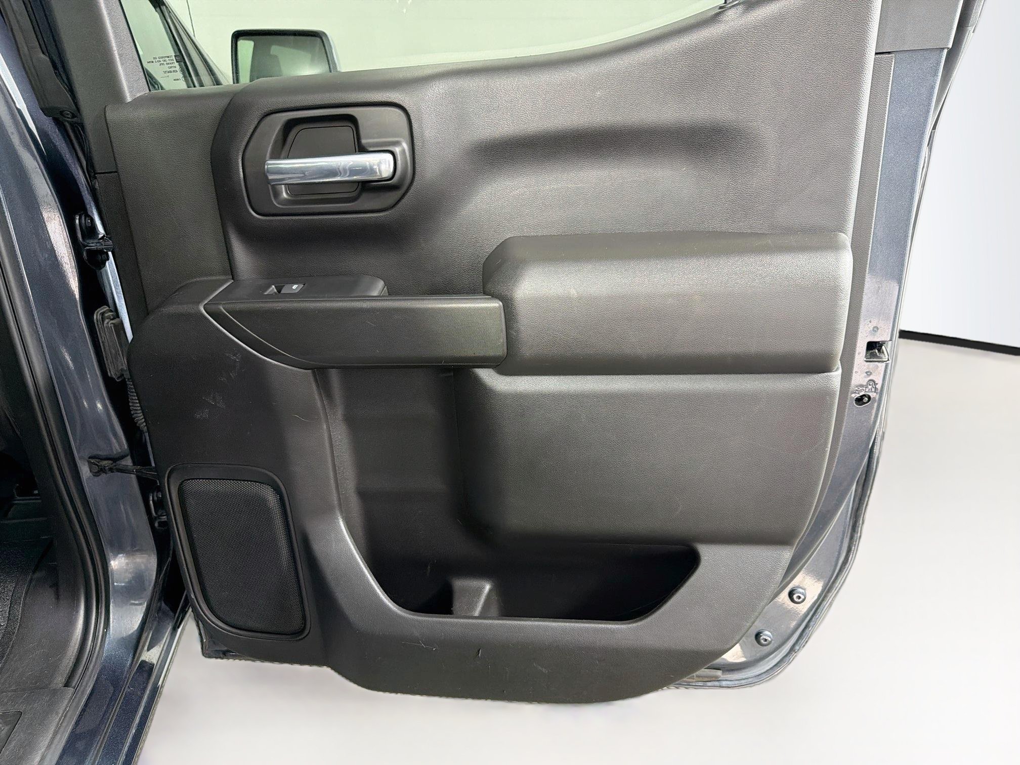 Used 2021 Chevrolet Silverado 1500 LT AWD/4WD image 30