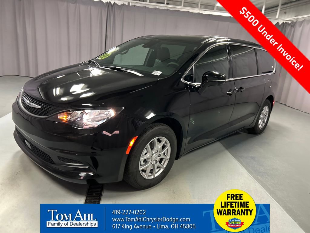 New 2026 Chrysler Voyager LX image 3