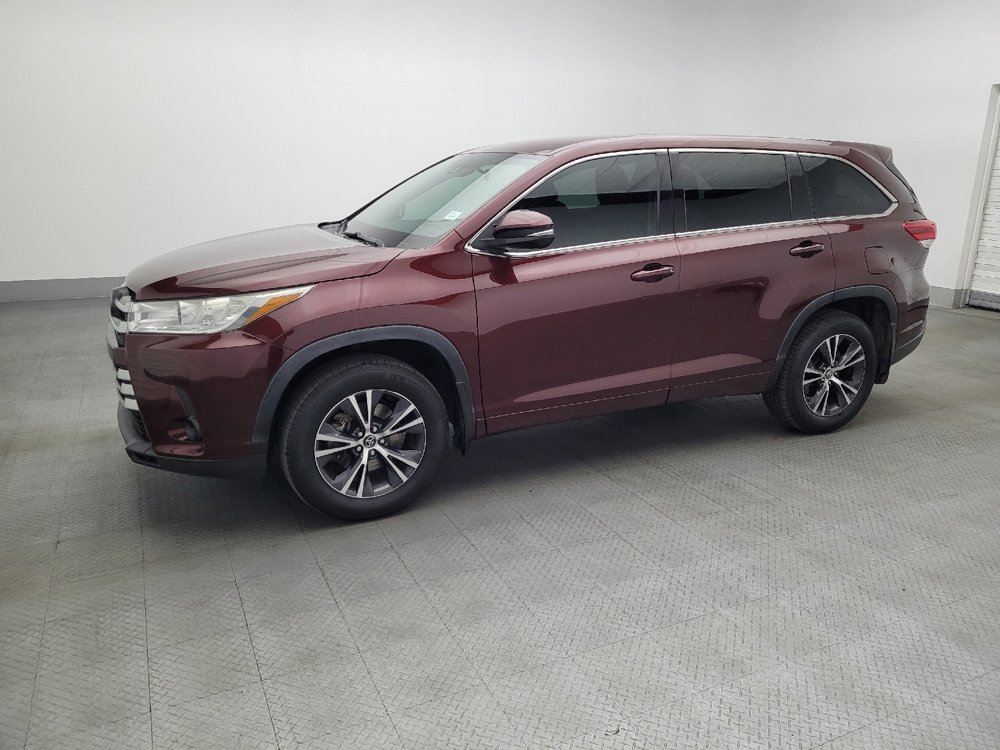 Used 2018 Toyota Highlander LE FWD image 2