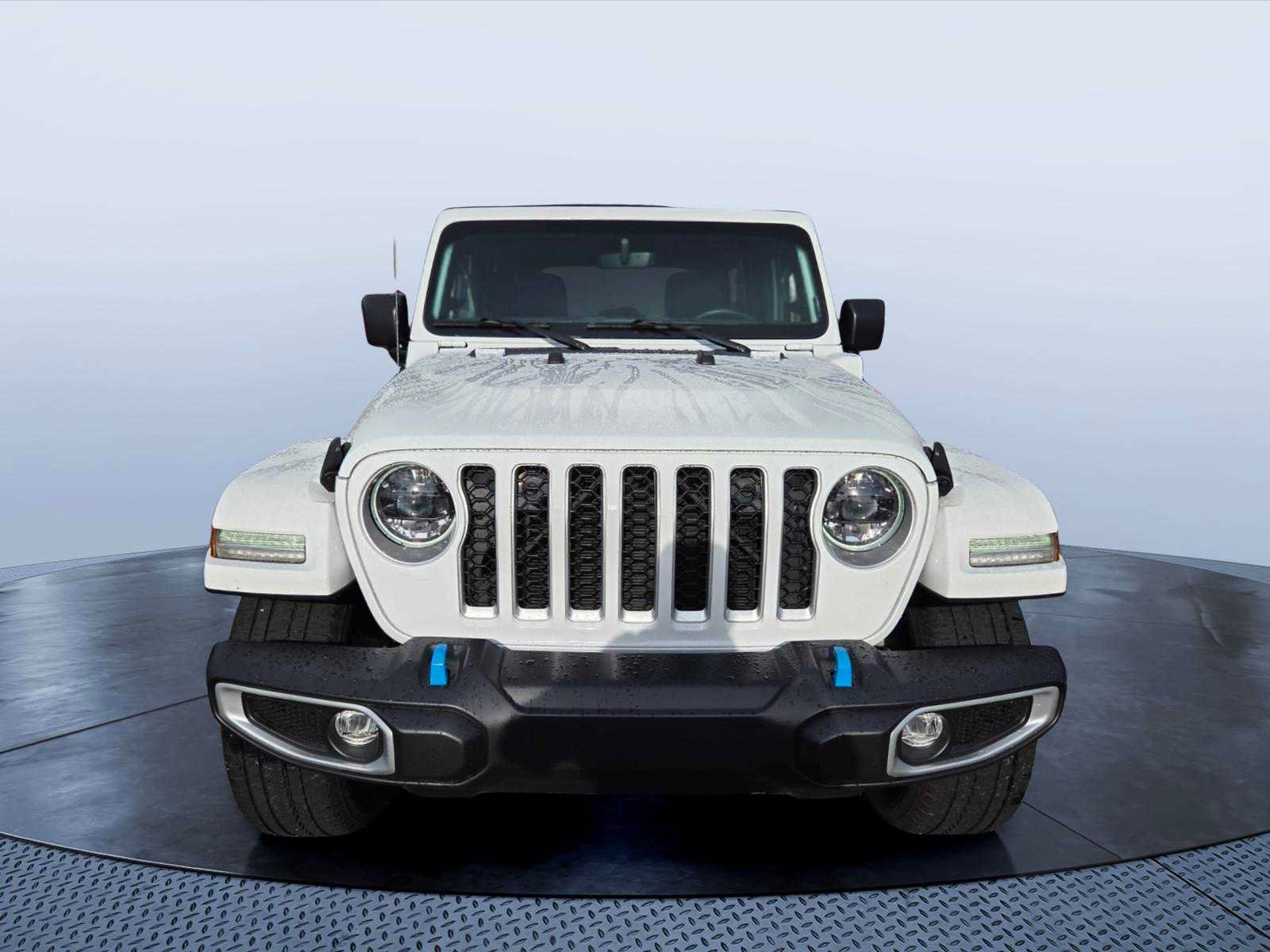 Used 2023 Jeep Wrangler Unlimited Sahara w/ Cold Weather Group AWD/4WD image 8