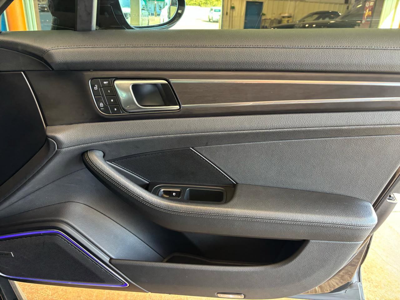 Used 2023 Porsche Panamera 4 Platinum Edition w/ Assistance Package image 27