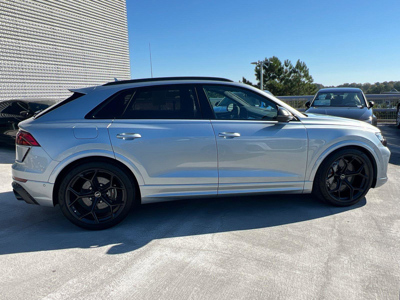 Used 2025 Audi RS Q8 performance image 4