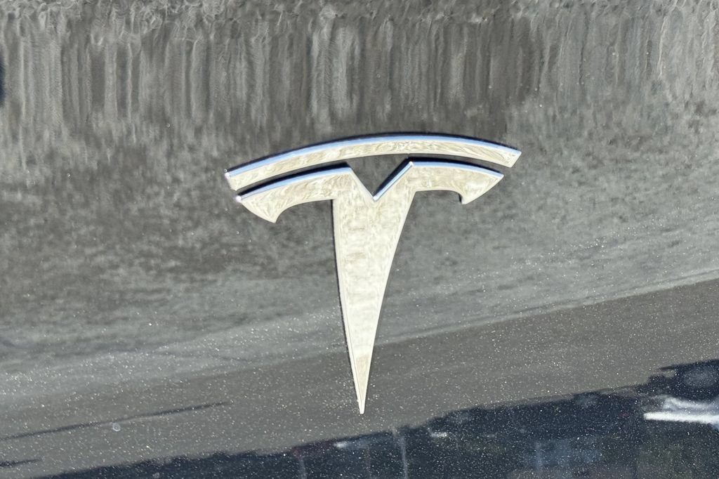 Used 2023 Tesla Model Y Long Range AWD/4WD image 24