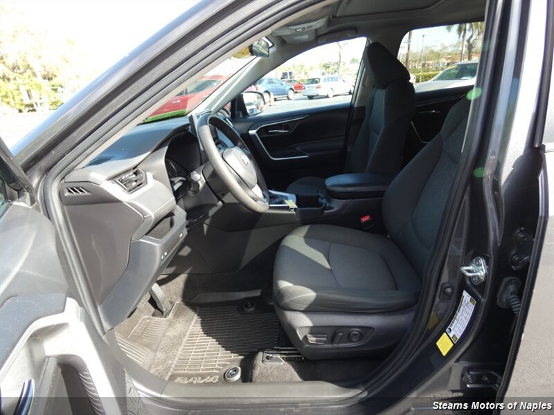 Used 2023 Toyota RAV4 XLE w/ Convenience Package FWD image 38