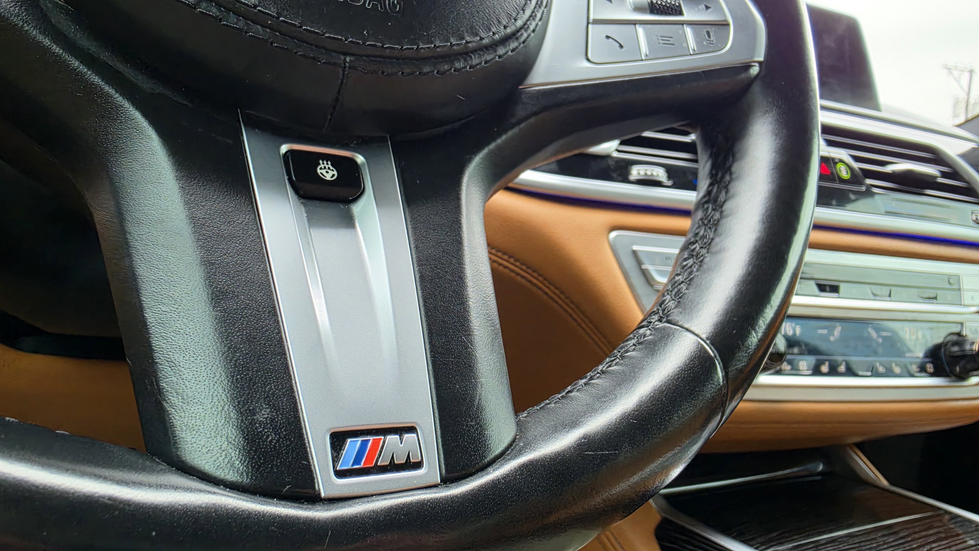 Used 2021 BMW 740i w/ M Sport Package image 49