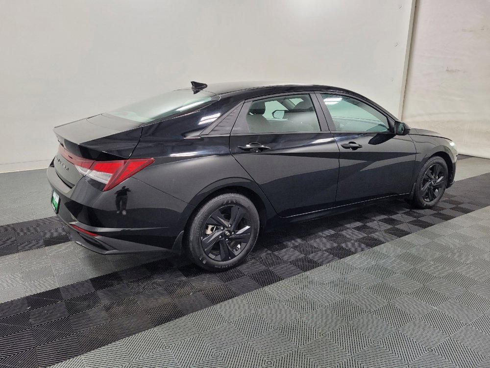Used 2023 Hyundai Elantra SEL w/ Winter Weather Package FWD image 10