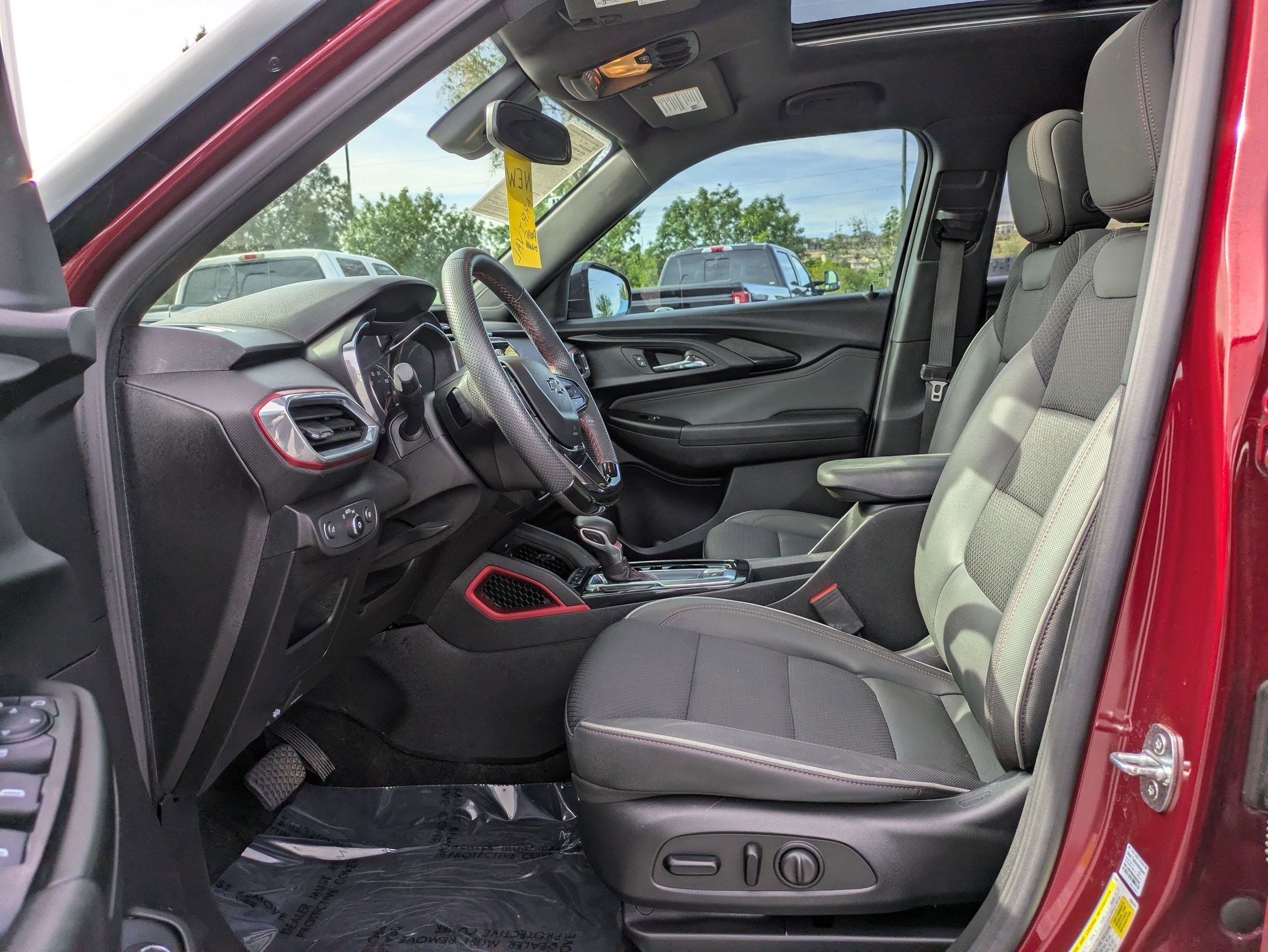 Used 2023 Chevrolet TrailBlazer RS w/ Sun and Liftgate Package image 15