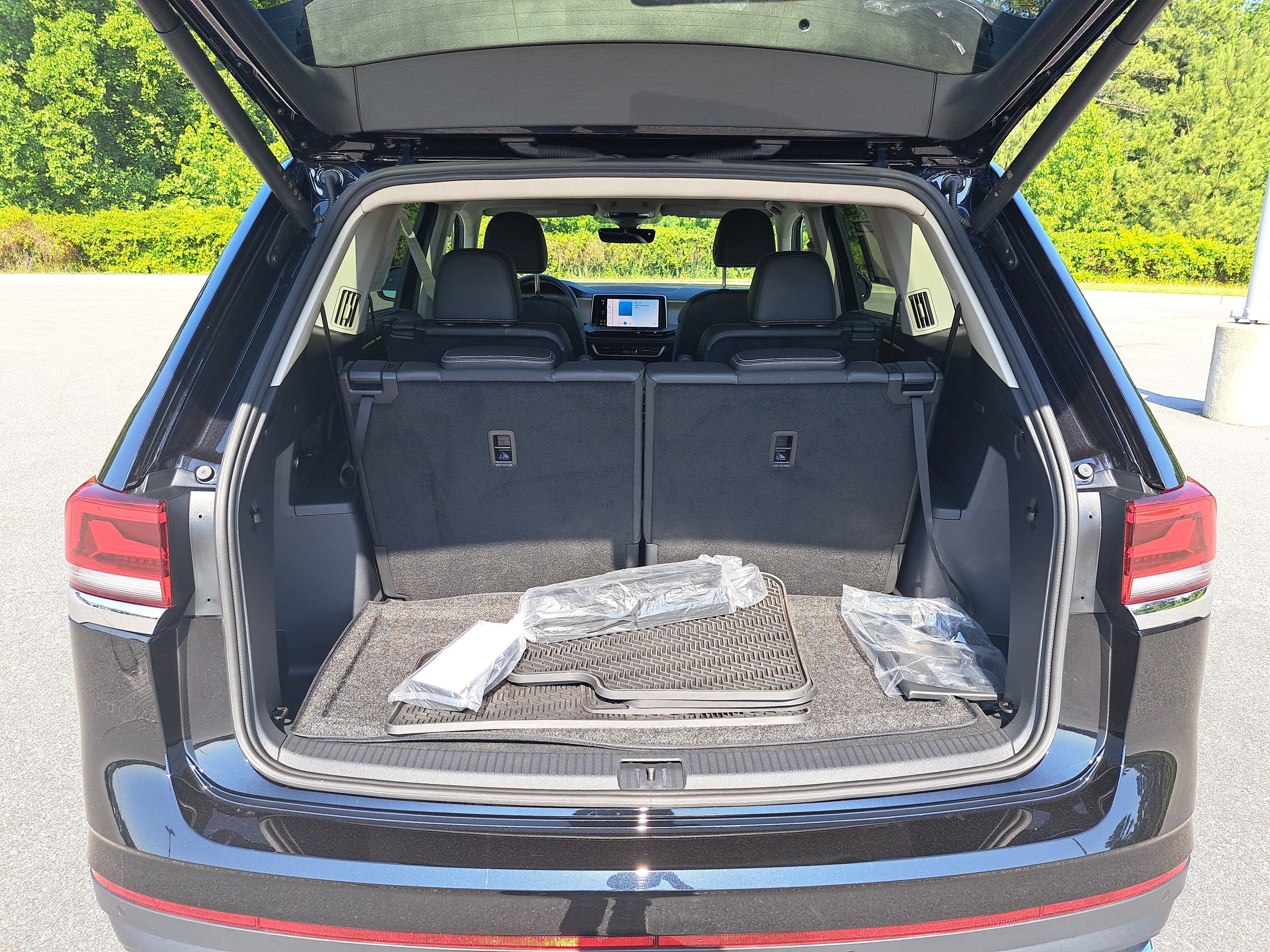 Used 2026 Volkswagen Atlas SE FWD image 13