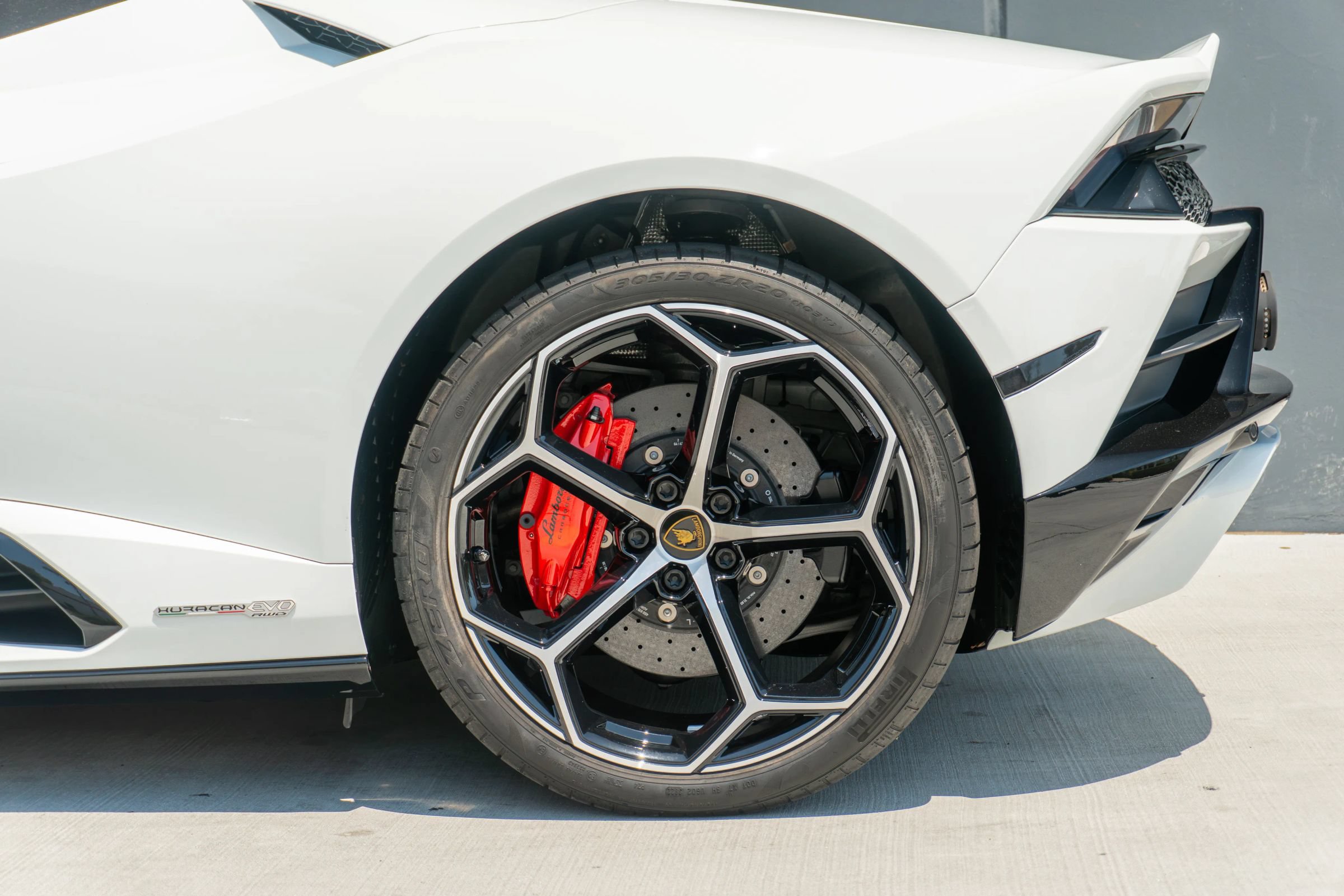 Used 2023 Lamborghini Huracan EVO RWD image 24