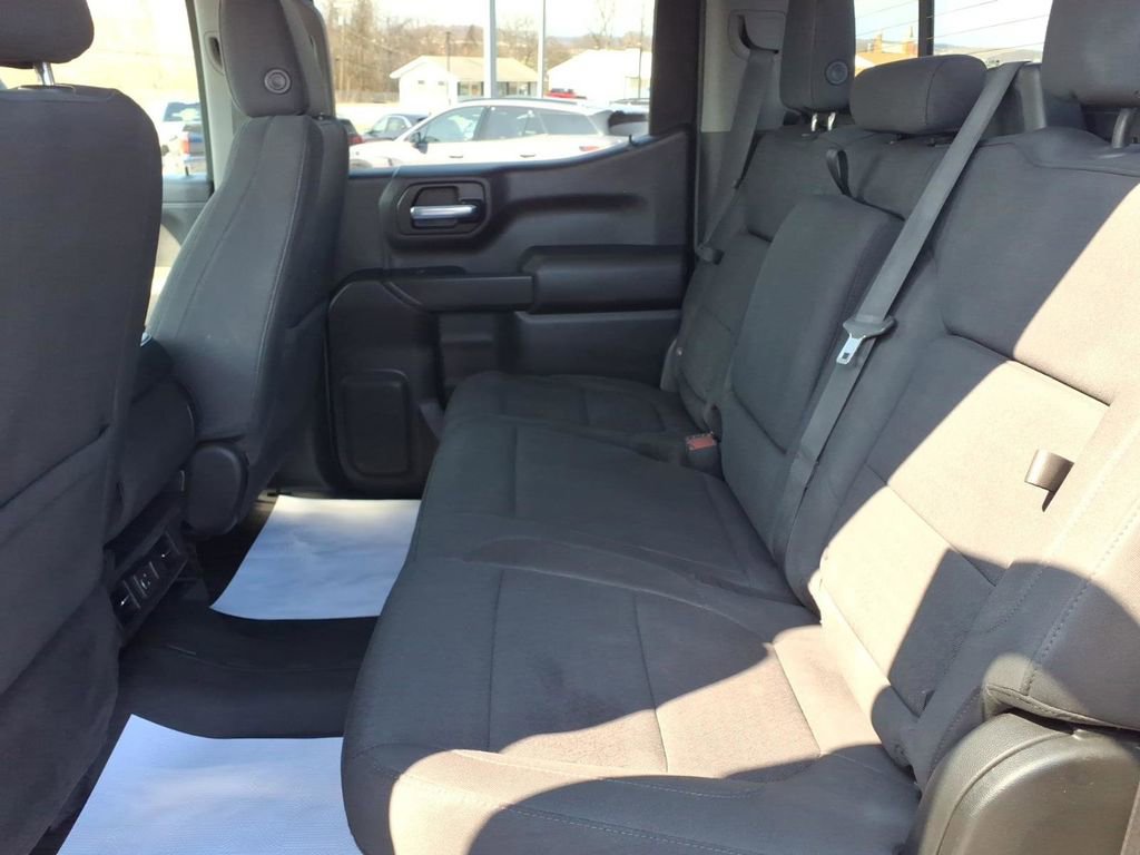 Used 2022 Chevrolet Silverado 1500 LT image 10