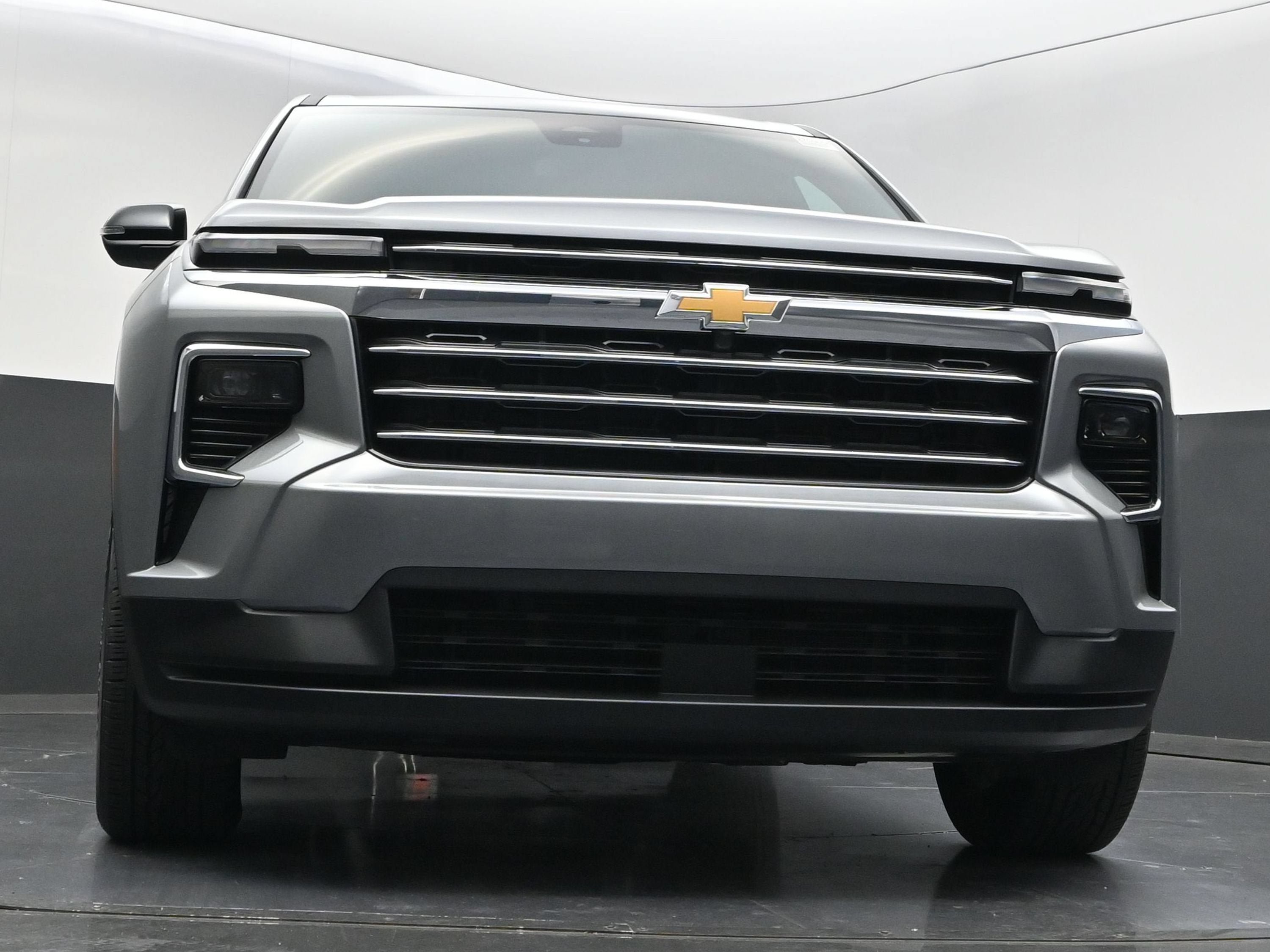 New 2027 Chevrolet Traverse LT w/ Sun and Wheel Package FWD image 43