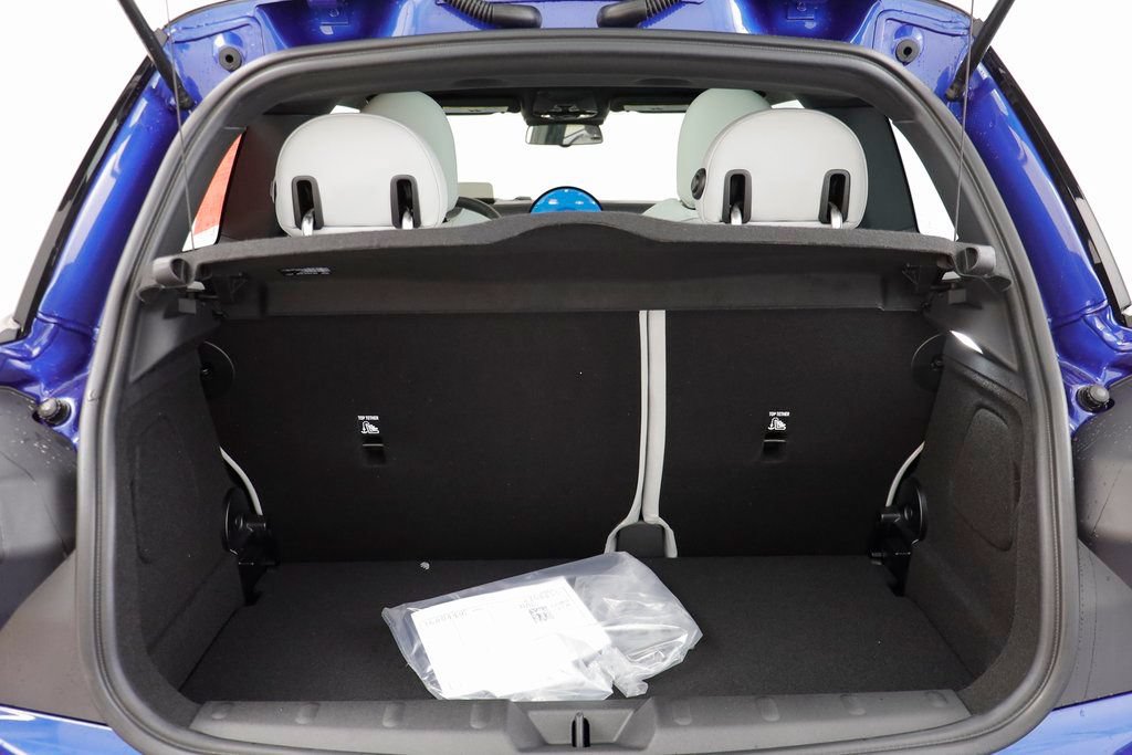New 2026 MINI Cooper 2-Door Hardtop FWD image 17