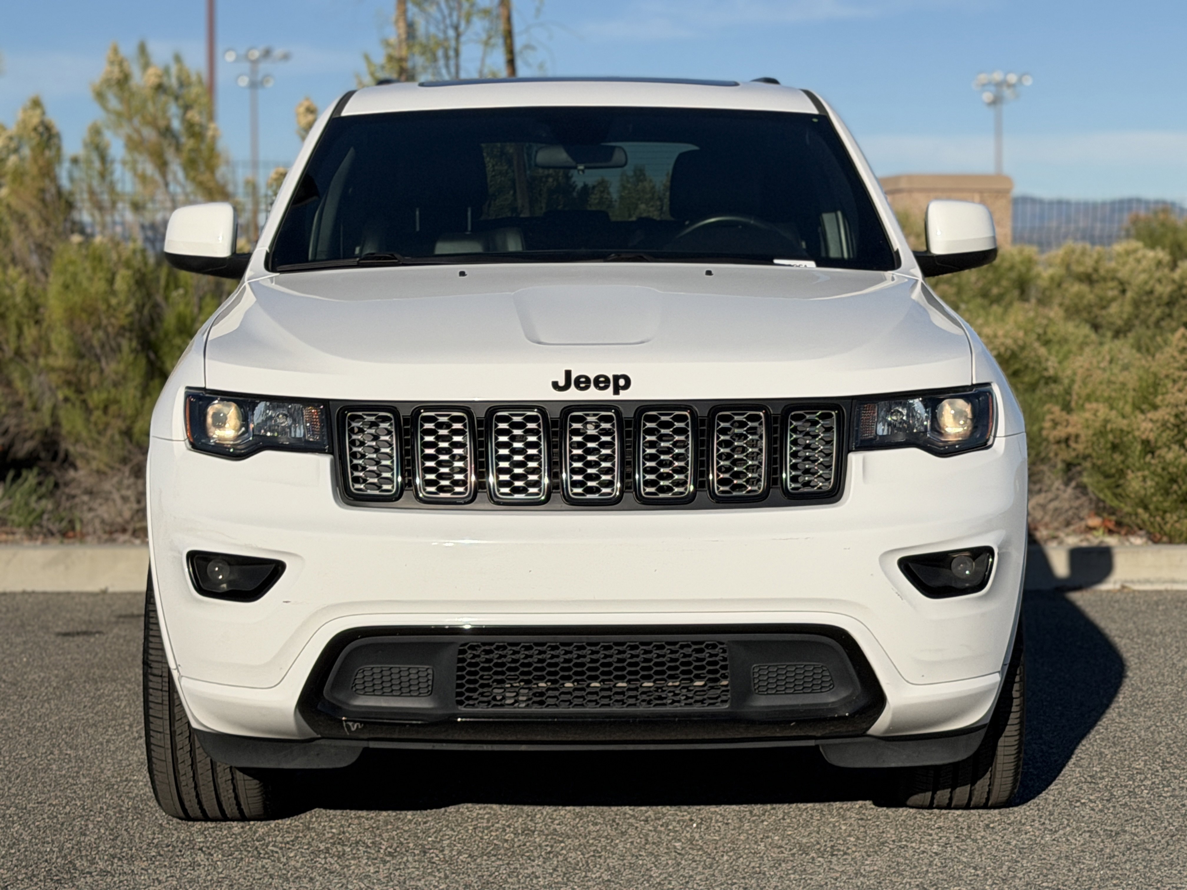Used 2021 Jeep Grand Cherokee Laredo X image 5