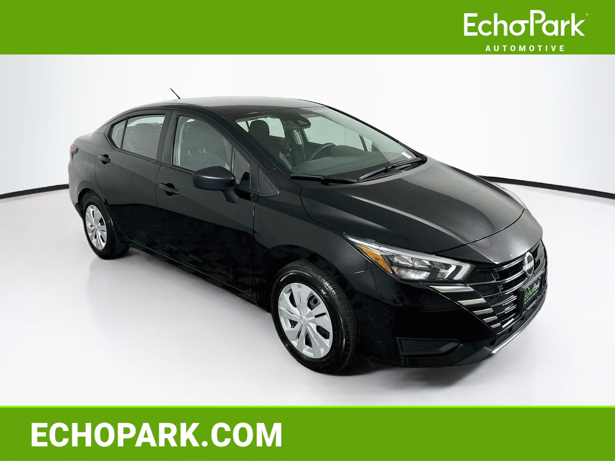 Used 2025 Nissan Versa S FWD image 1
