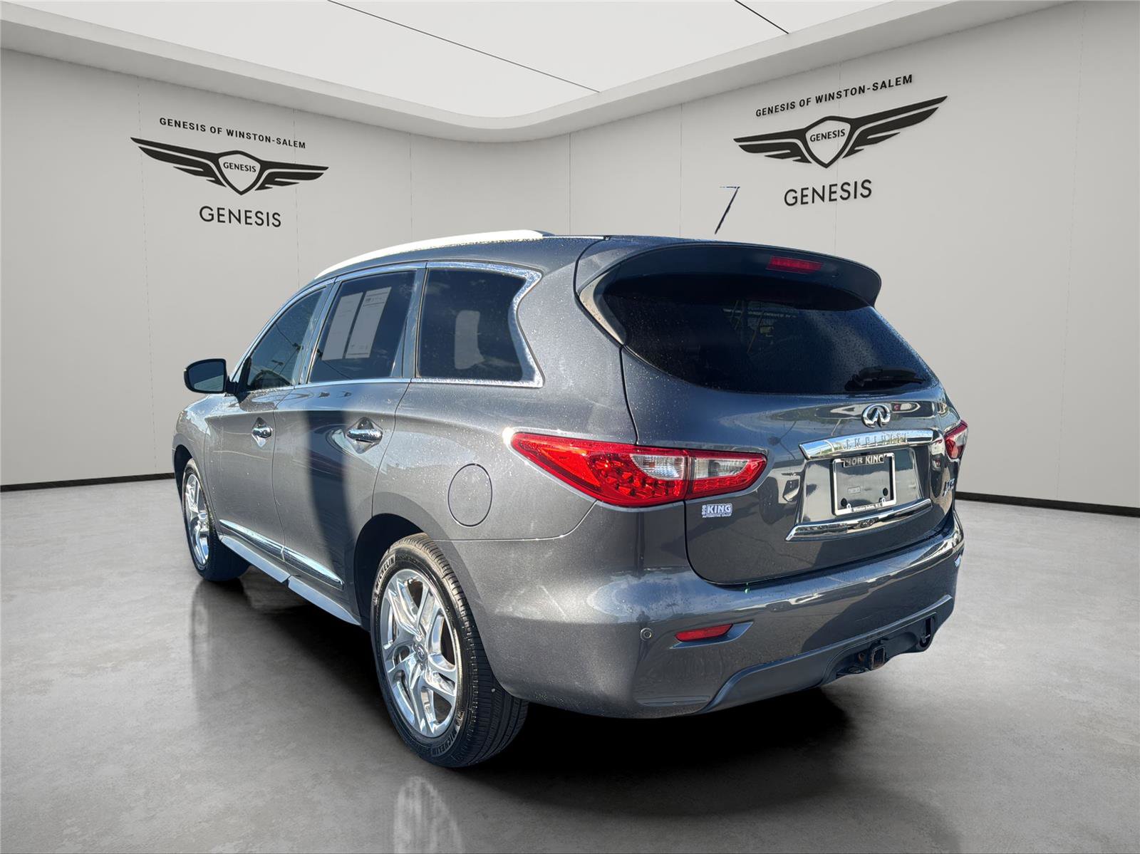 Used 2013 INFINITI JX35 FWD w/ Premium Pkg image 3