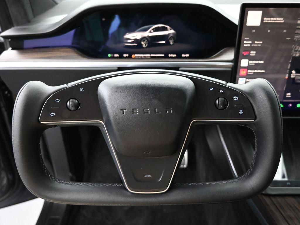 Used 2023 Tesla Model X image 11
