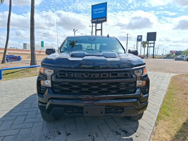 Used 2025 Chevrolet Silverado 1500 Custom Trail Boss w/ Dark Appearance Package AWD/4WD image 2
