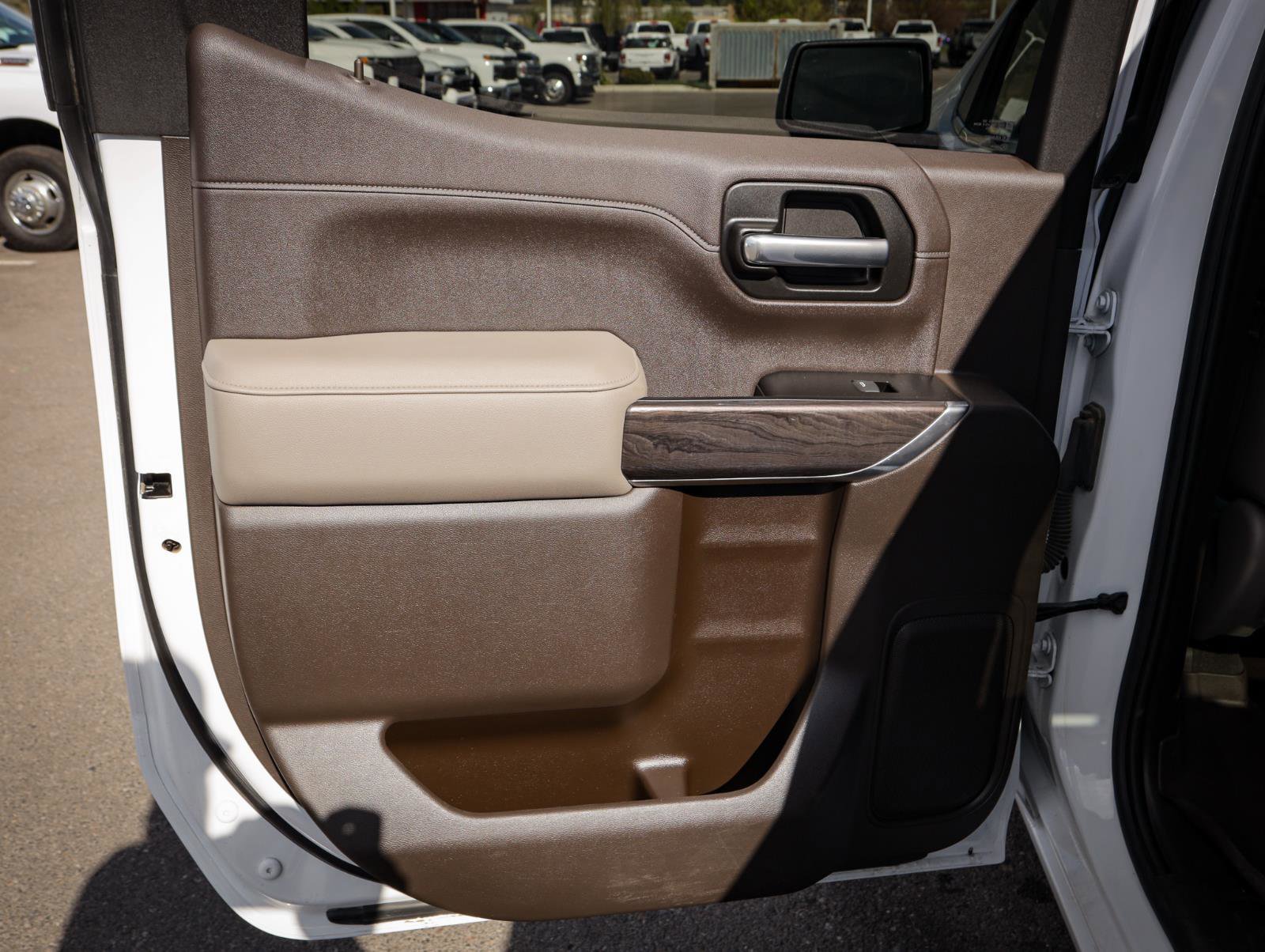 Used 2019 Chevrolet Silverado 1500 LTZ w/ LTZ Plus Package AWD/4WD image 33