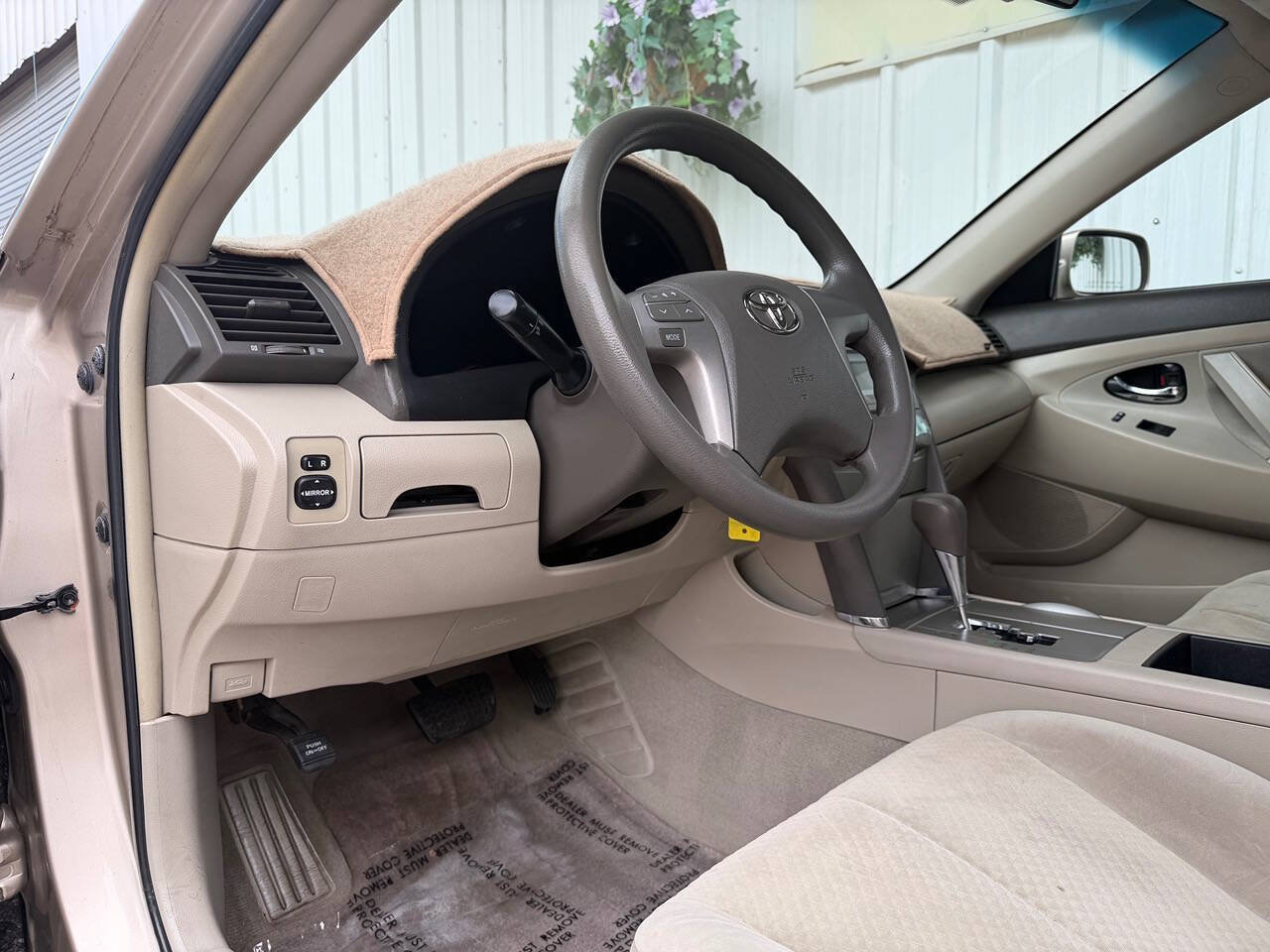 Used 2009 Toyota Camry LE FWD image 11