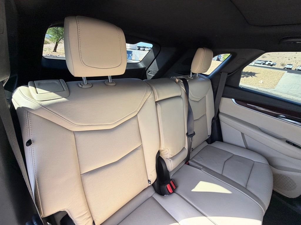 Used 2018 Cadillac XT5 Luxury w/ Driver Awareness Package FWD image 19