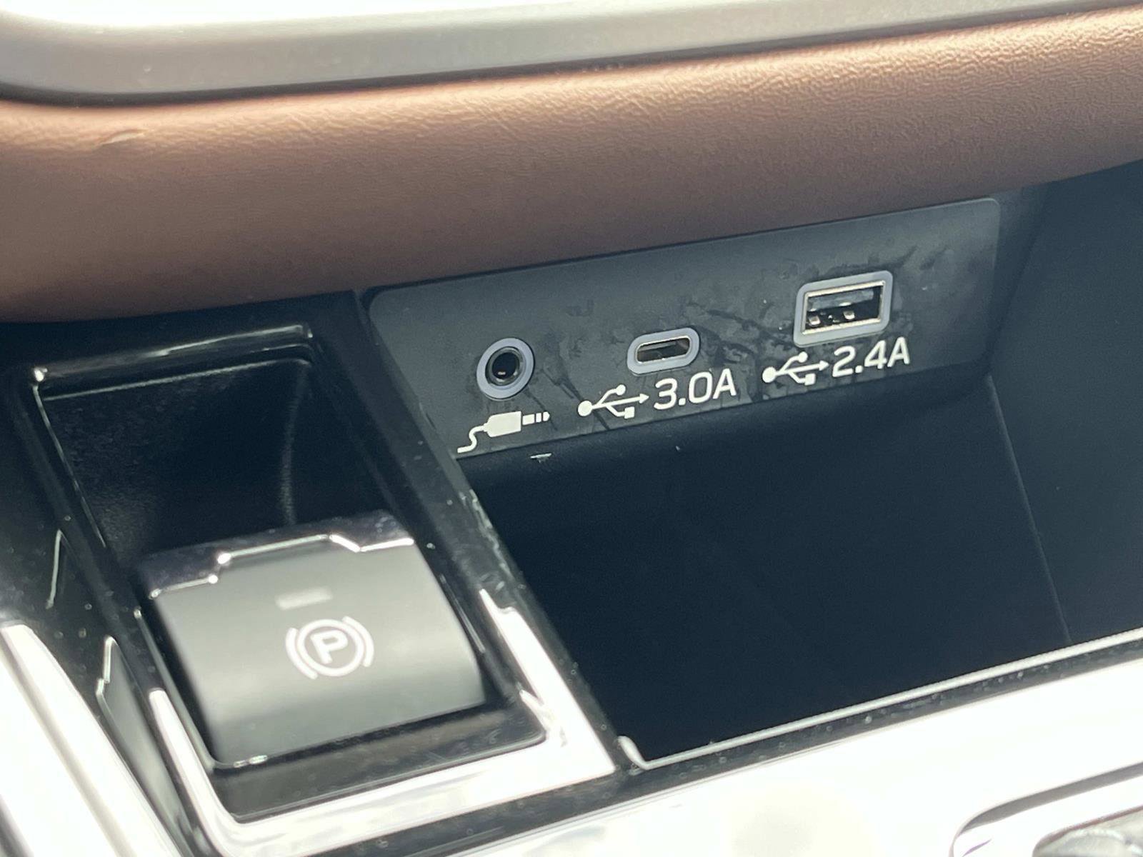 Used 2025 Subaru Outback Touring XT AWD/4WD image 35