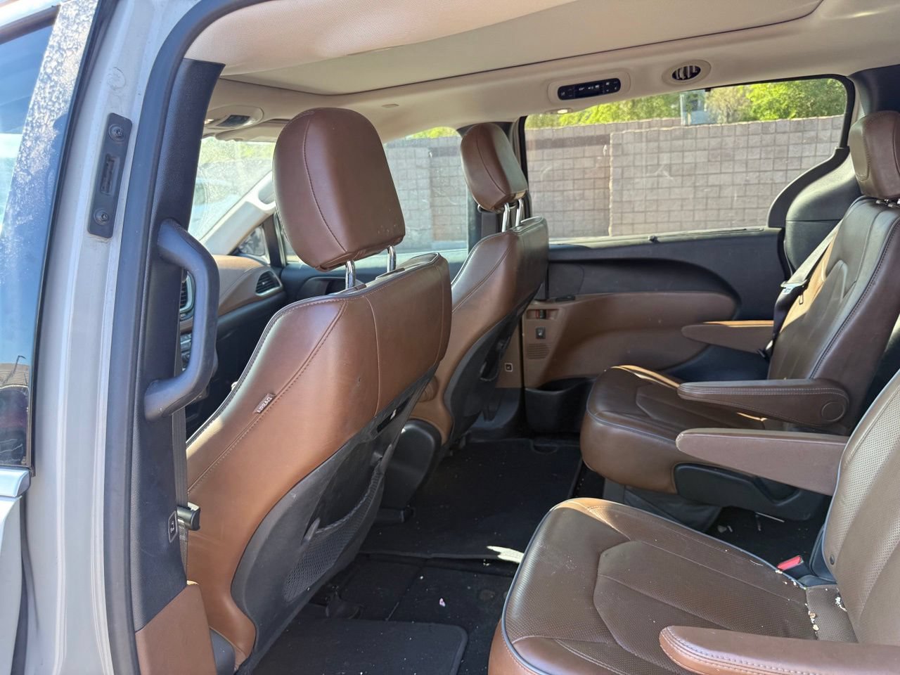 Used 2017 Chrysler Pacifica Limited w/ Advanced Safetytec Group FWD image 11