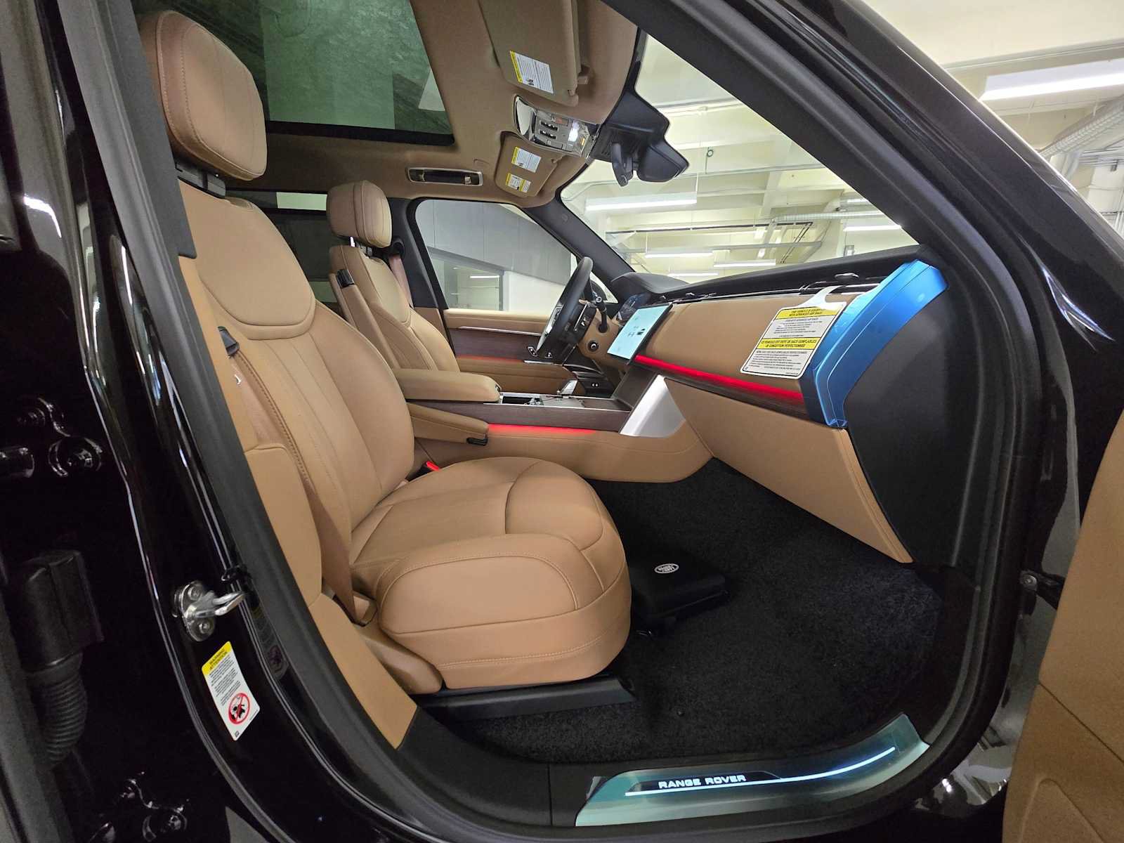New 2026 Land Rover Range Rover SE AWD/4WD image 11