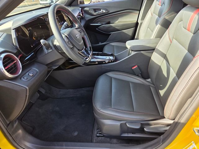 Used 2025 Chevrolet Trax RS w/ Driver Confidence Package image 11