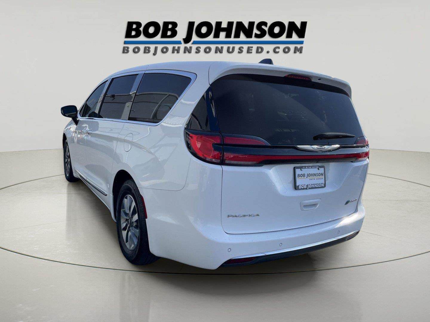 Used 2023 Chrysler Pacifica Limited FWD image 5