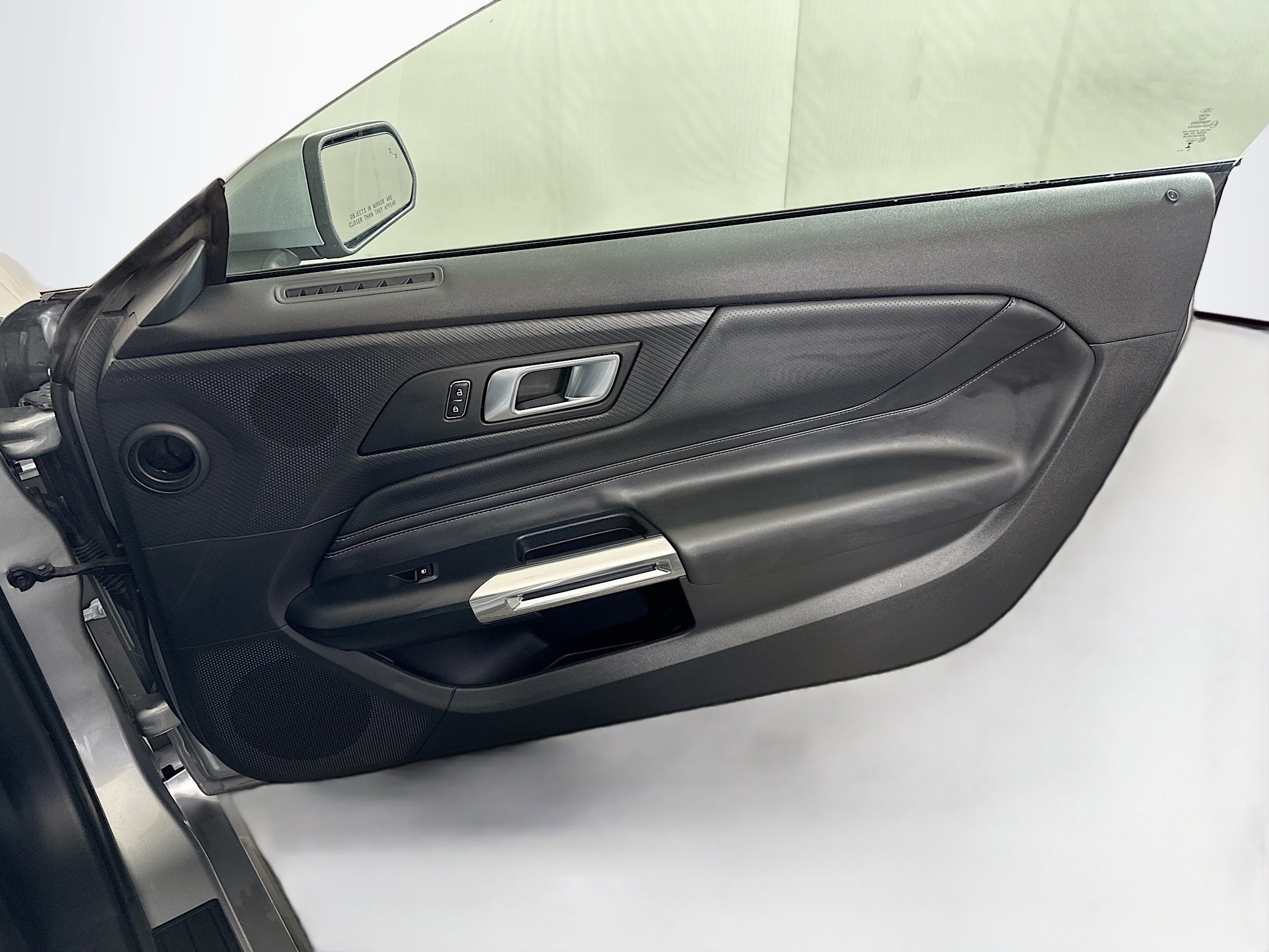 Used 2025 Ford Mustang Premium image 28
