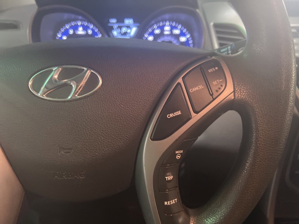 Used 2015 Hyundai Elantra SE image 4