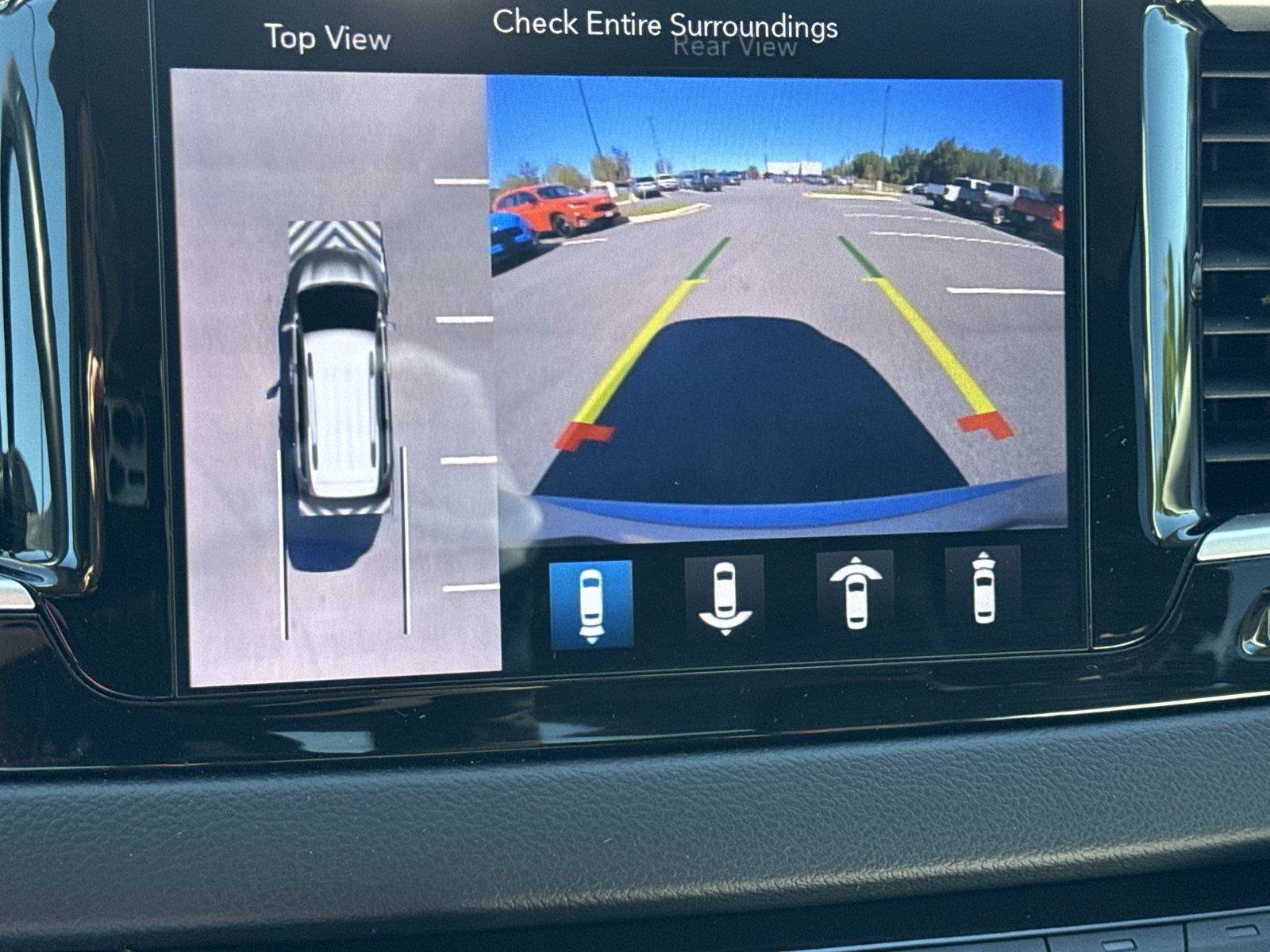 Used 2019 Chrysler Pacifica Touring Plus w/ Advanced Safetytec Group FWD image 37