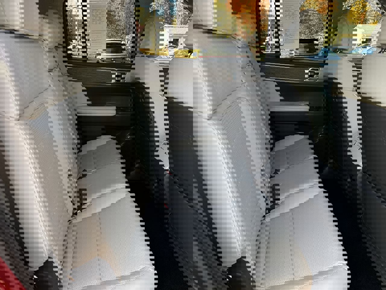 Certified 2025 Hyundai Santa Fe Limited image 23