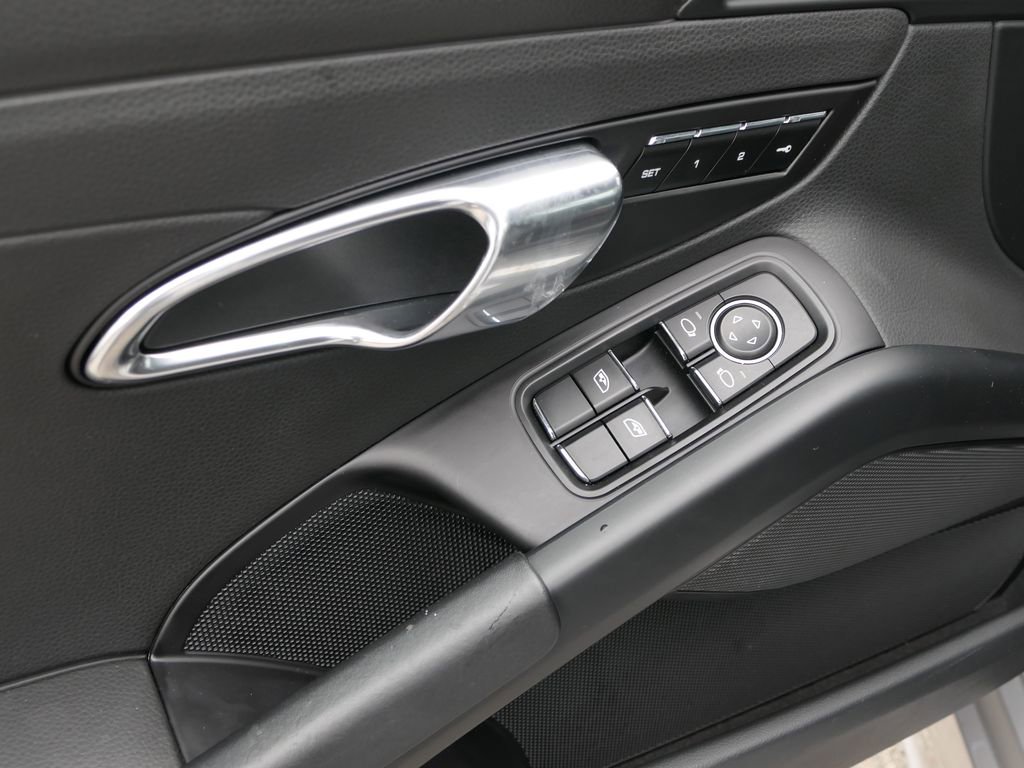 Used 2017 Porsche 718 Cayman image 12