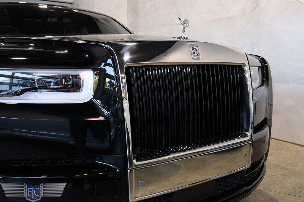 Used 2022 Rolls-Royce Phantom Sedan image 12