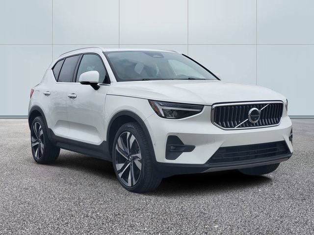 Certified 2023 Volvo XC40 B5 Plus w/ Protection Package Premier AWD/4WD image 3