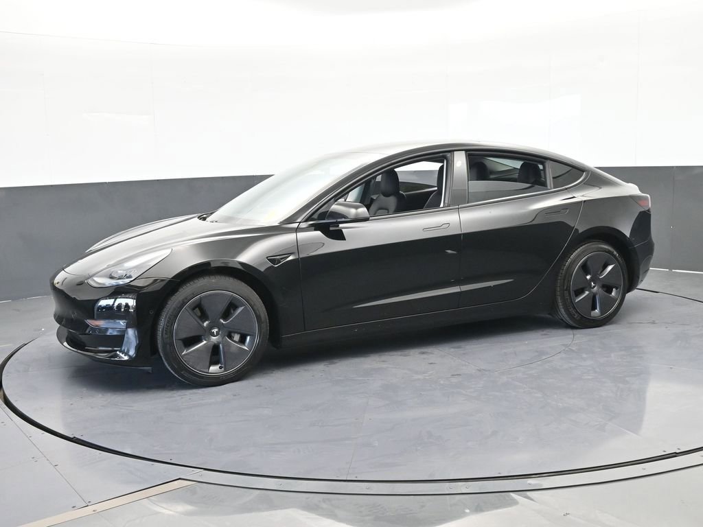 Used 2021 Tesla Model 3 Standard Range Plus image 2