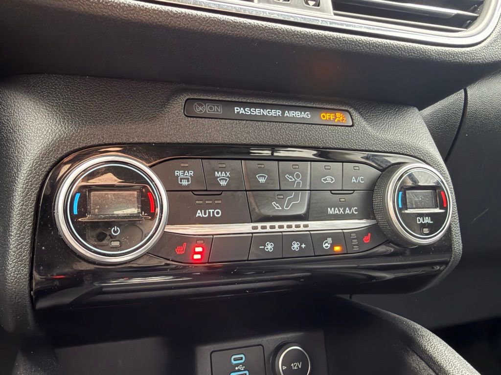 Used 2021 Ford Escape Titanium image 18