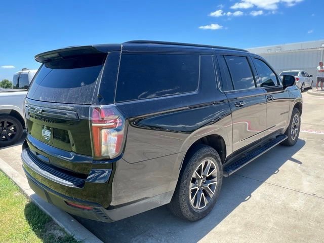Used 2024 Chevrolet Suburban Z71 w/ Luxury Package AWD/4WD image 4